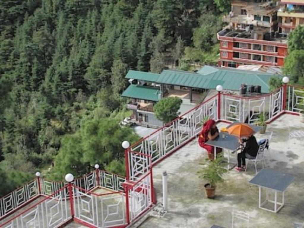 Hotel Deodar Villa ダラムシャーラー エクステリア 写真